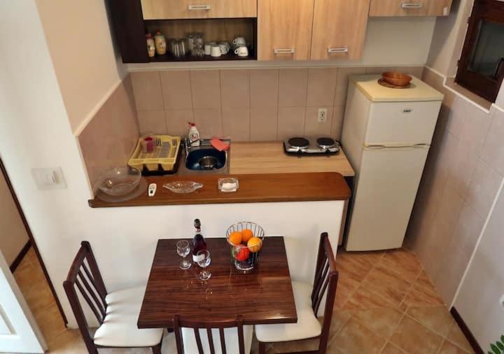 Exclusive Apartment Muo โกตอร์ ภายนอก รูปภาพ